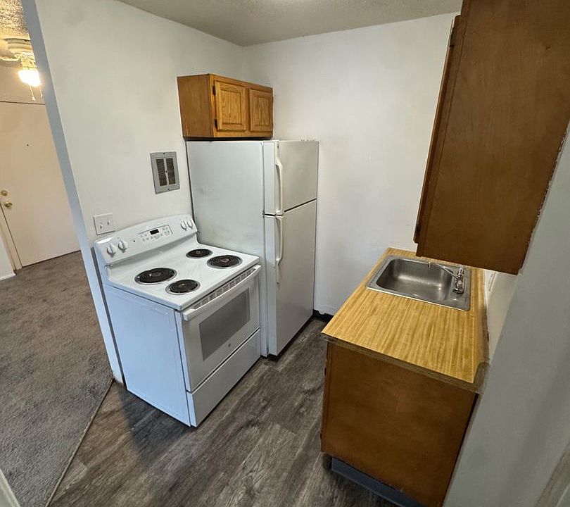 1st image of 5058 Broadway Ave APT 4