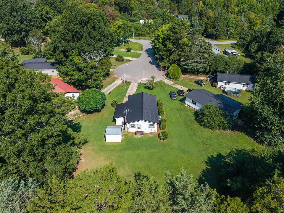 1st image of 111 Brown Cir