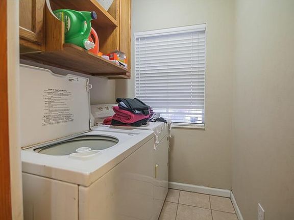 5th image of 3818 E Miller Ave