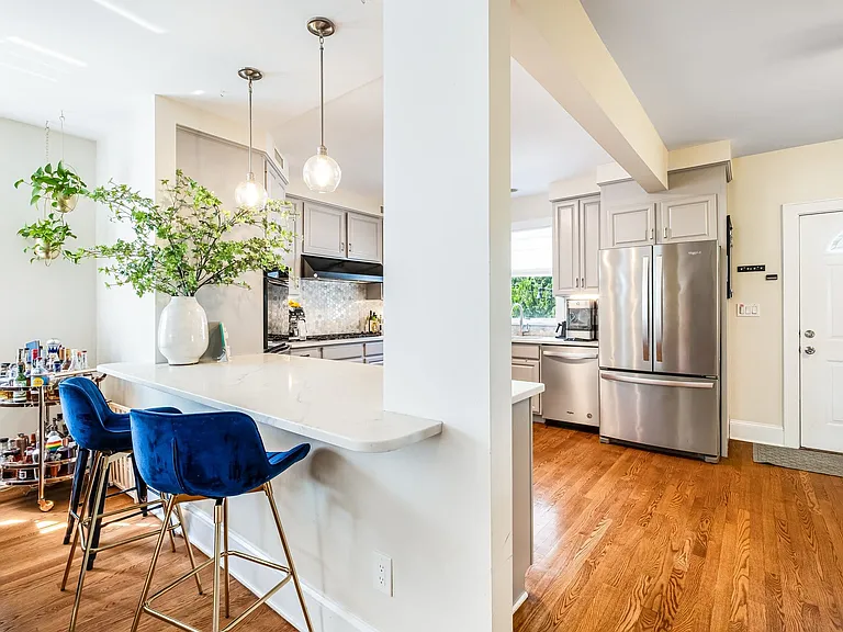 57 Circuit Ave — Photo 10