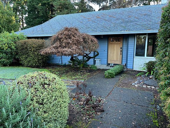 2nd image of 1001 SE 128th Ave