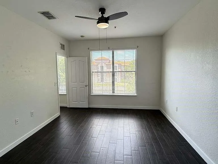 6133 Metrowest Blvd #105 — Photo 29