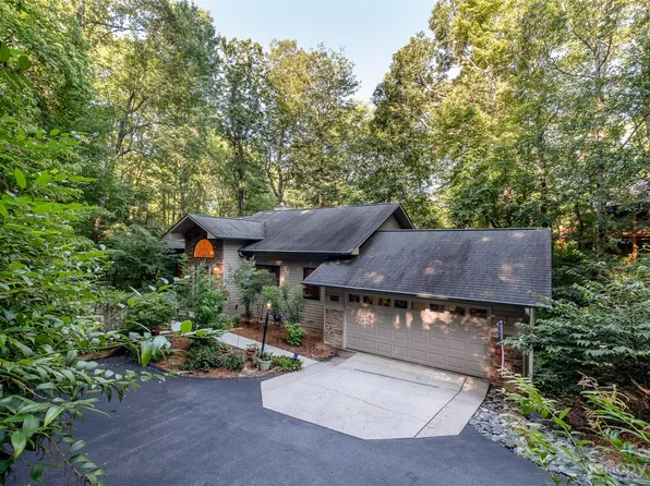 820 Tsisqua Cir, Brevard, NC 28712