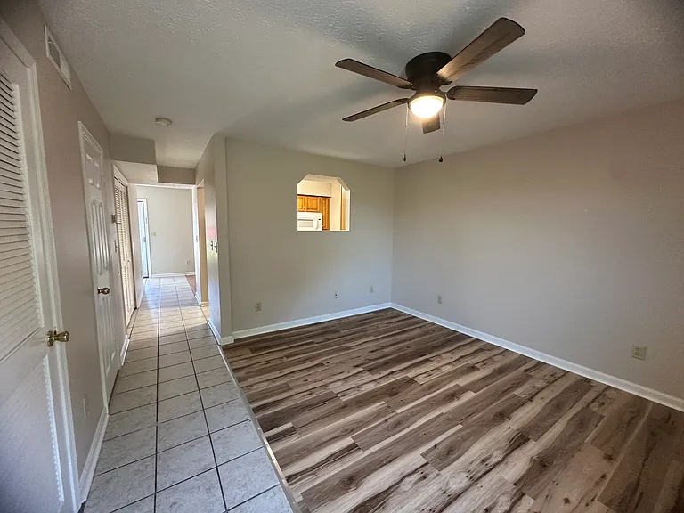 115 Edward Ct #4 — Photo 4