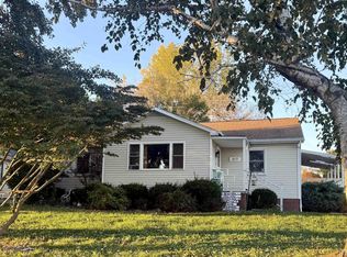 819 E 2nd St, Delavan, IL 61734