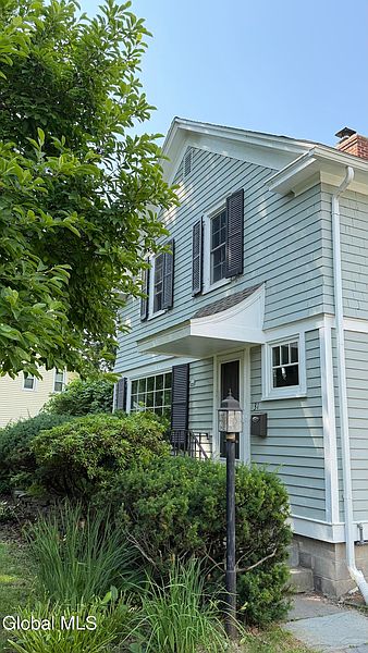 4th image of 31 Oakwood Place