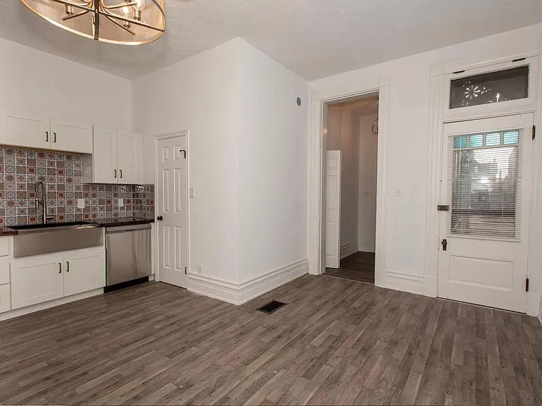 536 Lexington Ave #1 — Photo 7