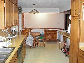 4th image of 142 Highland Cir