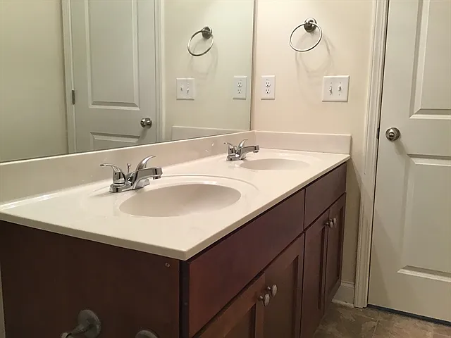 2432 Folsom St — Photo 17