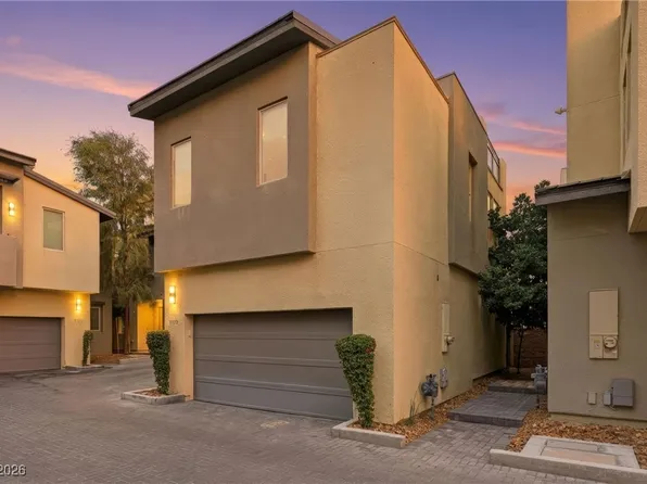 11399 Gravitation Dr, Las Vegas, NV 89135