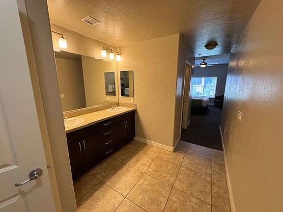 3rd image of 5450 E Deer Valley Dr Unit 3192