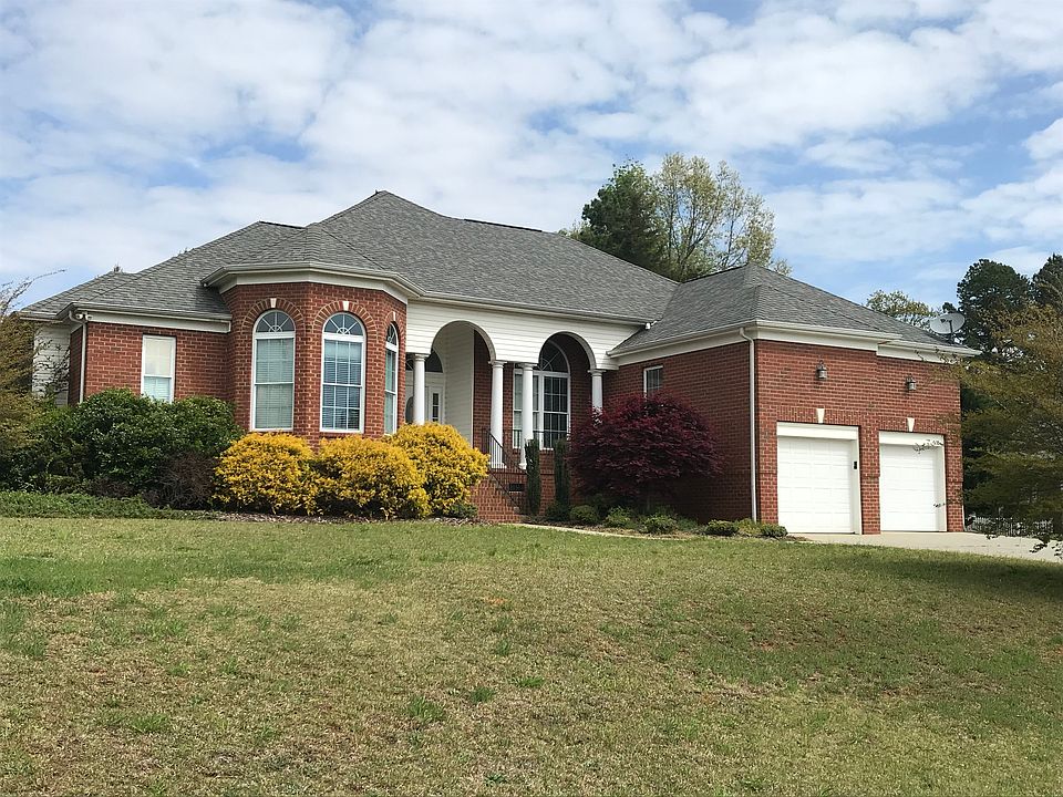 1st image of 305 Breckenridge Pl