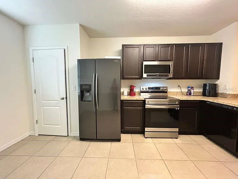471 Arbor Lakes Dr — Photo 4