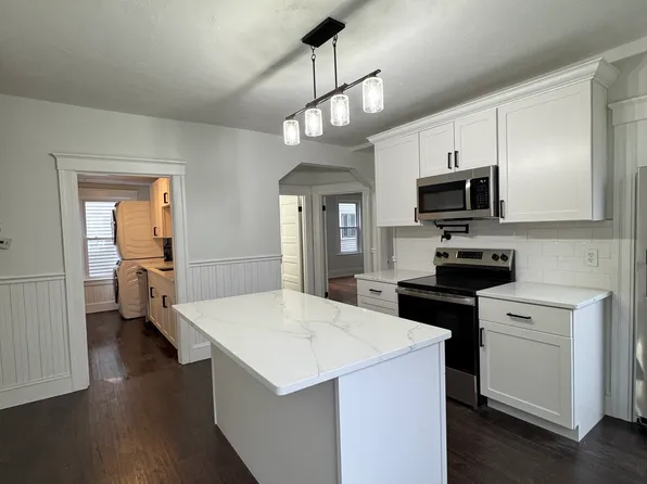 123 Hamilton St #2, Worcester, MA 01604