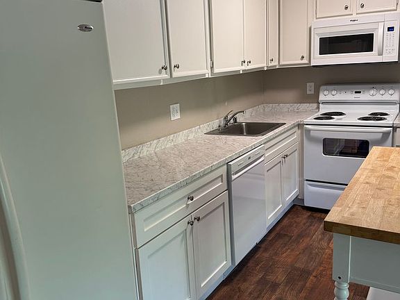 4th image of 2080 W La Loma Dr APT 11