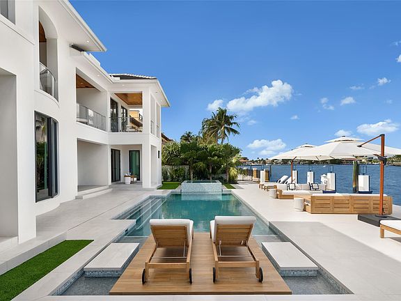 4th image of 2519 Aqua Vista Boulevard