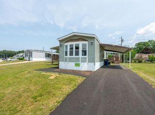 25 Lane E, Coventry, RI 02816