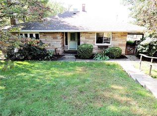 555 Meadowbrook Rd, Trafford, PA 15085