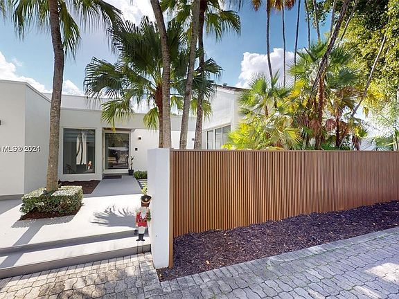 2nd image of 10420 SW 64th St #10420