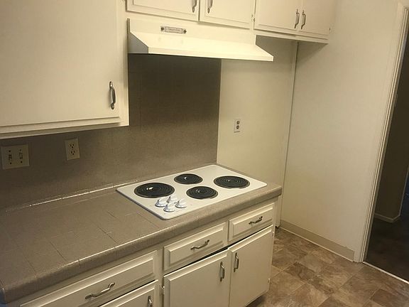 5th image of 543 Cedar Ave APT 1E