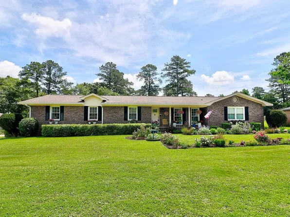 1902 Azure Dr, Dothan, AL 36303