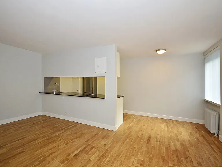 501 Kingston Rd — Photo 3