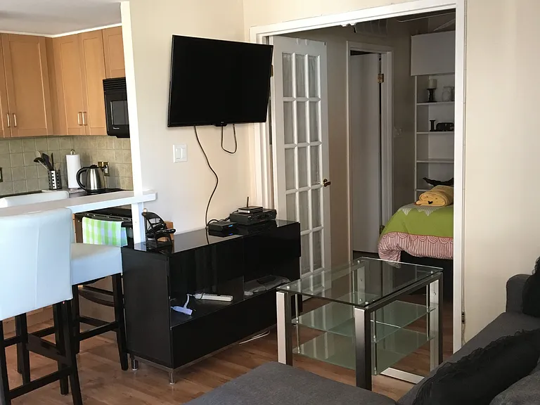 26 Western Battery Rd #210 — Photo 11