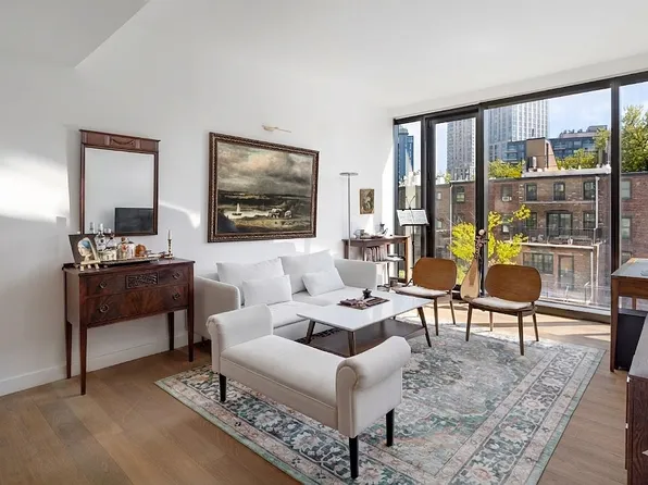 21-30 44th Dr #3M, Long Island City, NY 11101