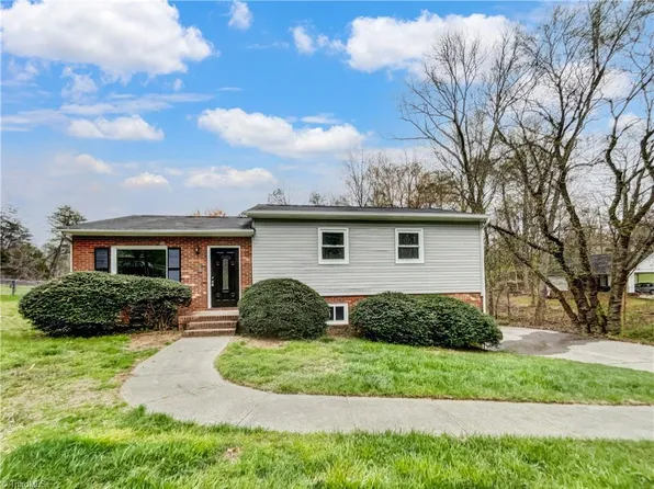 1091 Cresthaven Rd, Lewisville, NC 27023