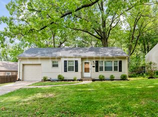 5325 Sherwood Dr, Roeland Park, KS 66205