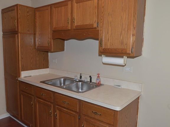 2nd image of 810 E Shady Way #G8