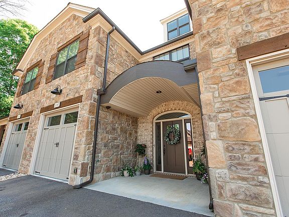 2nd image of 1083 Tori Ct