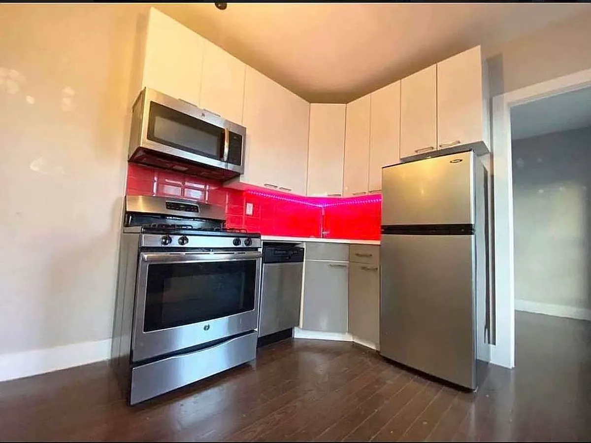Building Photo - 612 W 182nd St #9
