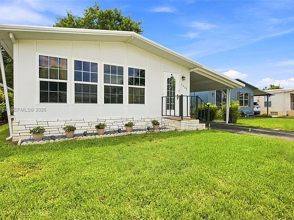 3rd image of 5220 SW 29th Ter