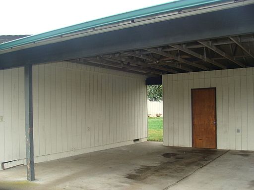 2nd image of 307 NE 104th Ave