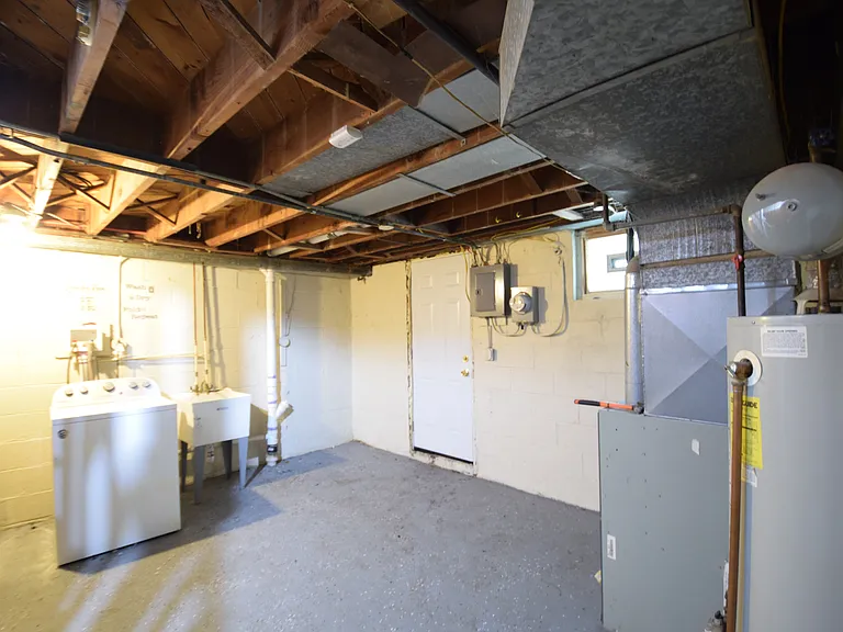 724 S Woodington Rd — Photo 11