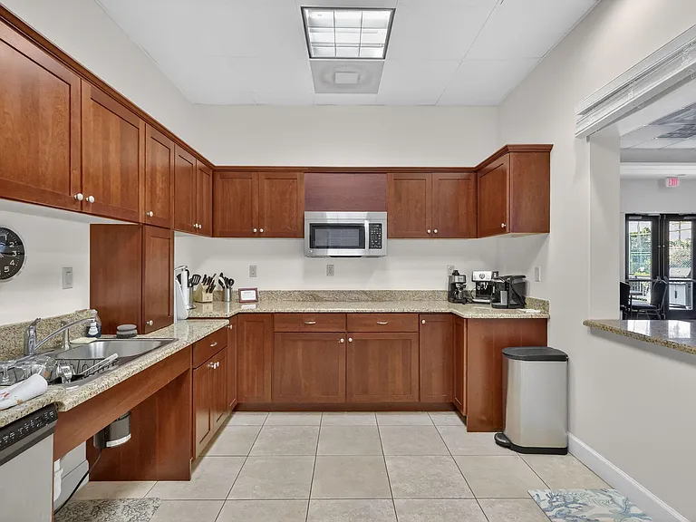 7410 S Ocean Dr #109 — Photo 29