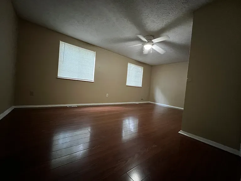 131 Roswell Commons Way — Photo 18