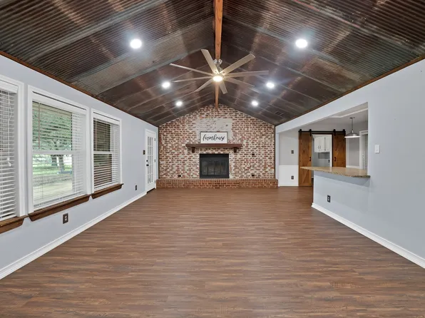 4270 Sir Lancelot Cir, Midlothian, TX 76065