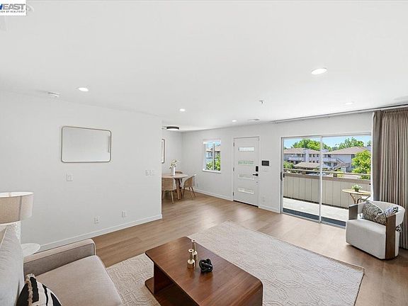 3rd image of 25164 Copa Del Oro Dr Unit 201