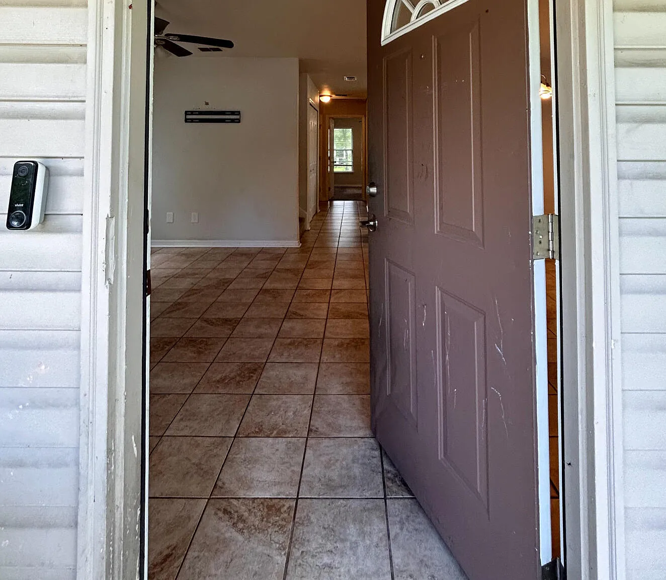 3 bed, 2.0 bath, 1160 sqft, $1,550 — Photo 2