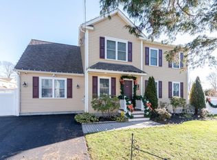 80 Preston Dr, Warwick, RI 02886