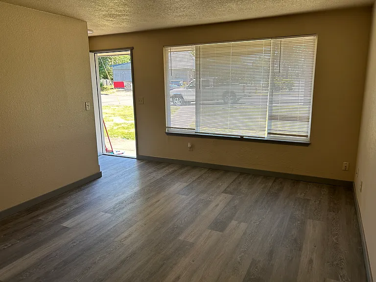 1765 Queen Ave SW — Photo 28