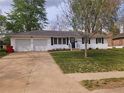 105 SW Moore St, Blue Springs, MO, 64014