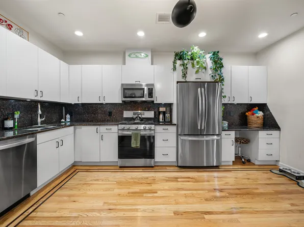 63-65 W 1st St #102, Bayonne, NJ 07002