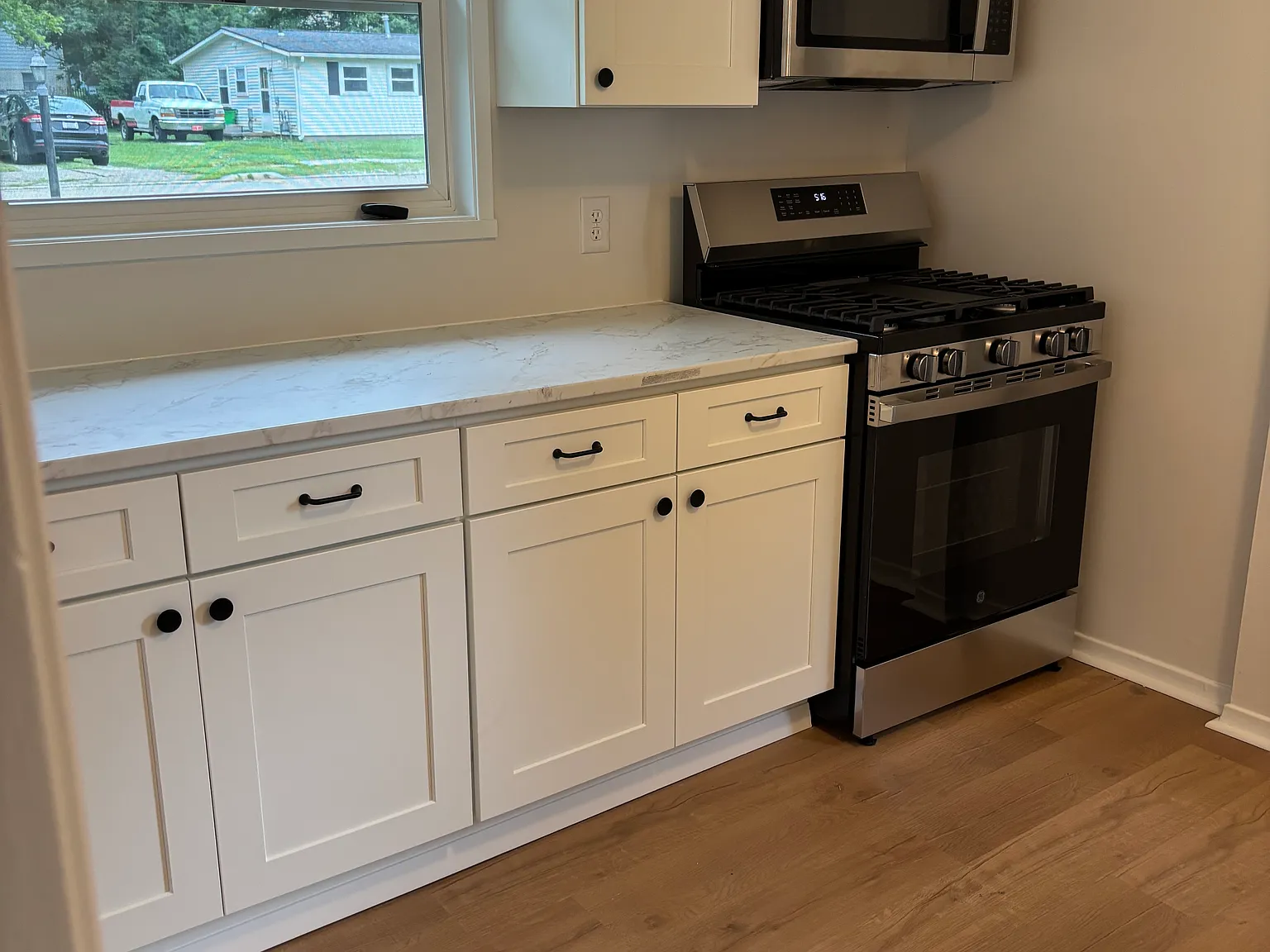 3 bed, 860 sqft, $1,200 — Photo 4
