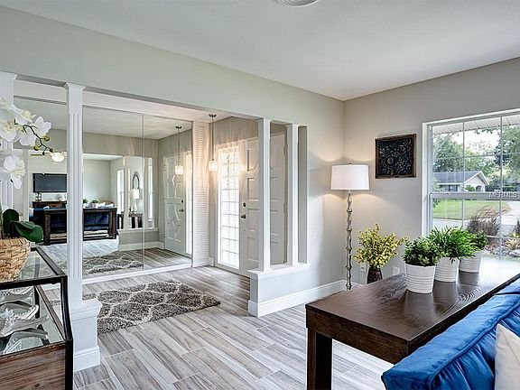 3rd image of 689 Dunraven Dr