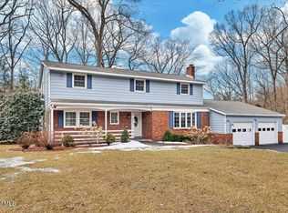 23 Glenwood Dr, Ballston Lake, NY 12019