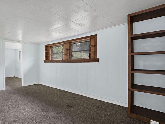 5th image of 203 Rosewood Cir