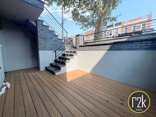 Rented by Realty 2000 Corp | media 20